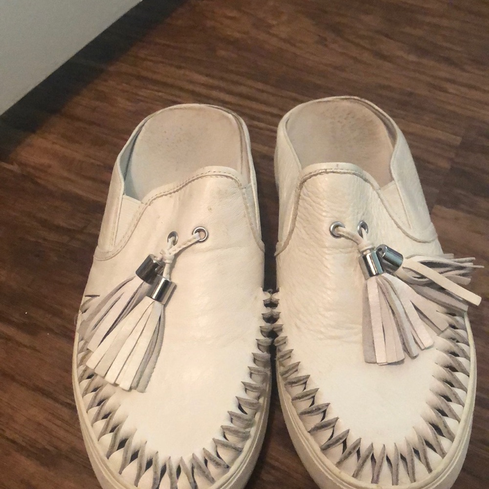 J slides tassel